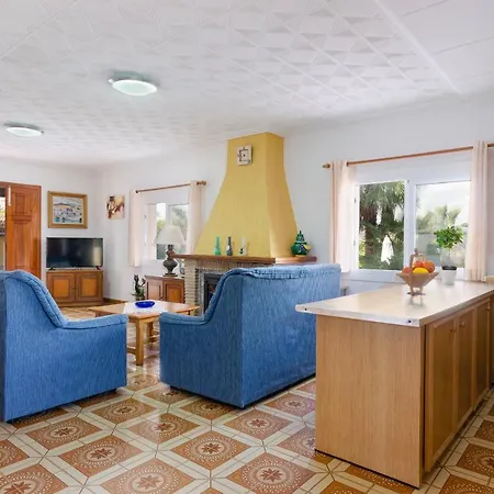 וילה Yourhouse Oratge With Pool