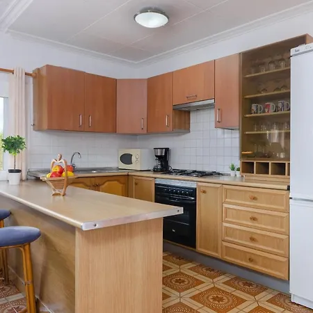 Вилла Yourhouse Oratge With Pool *